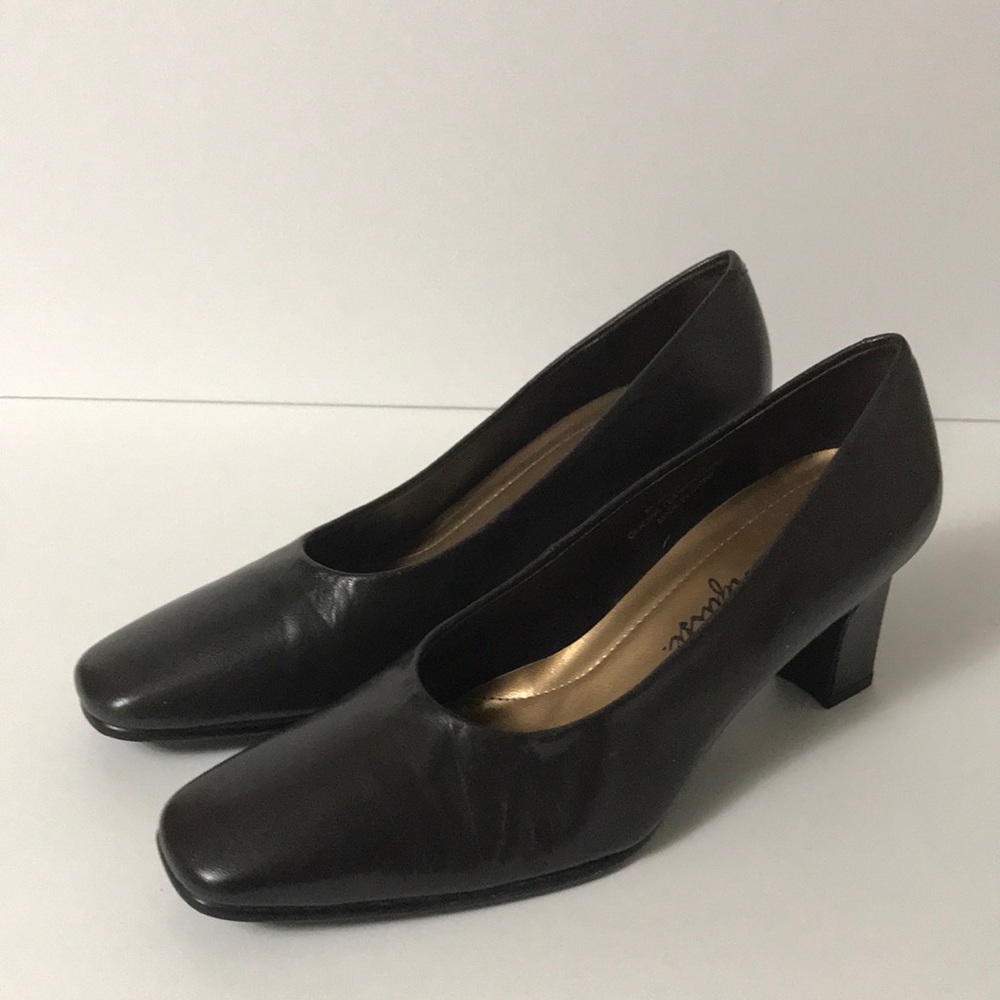 NWOT Dark Brown Leather Marquise Heel 8.5M